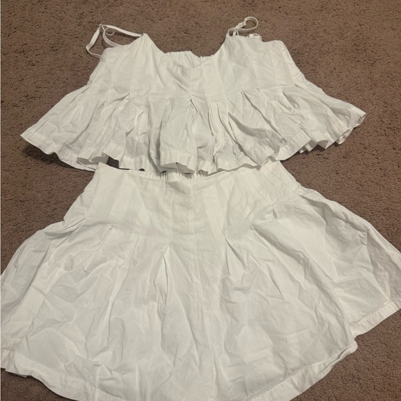 White Ruffled Set - Picture 2 of 7